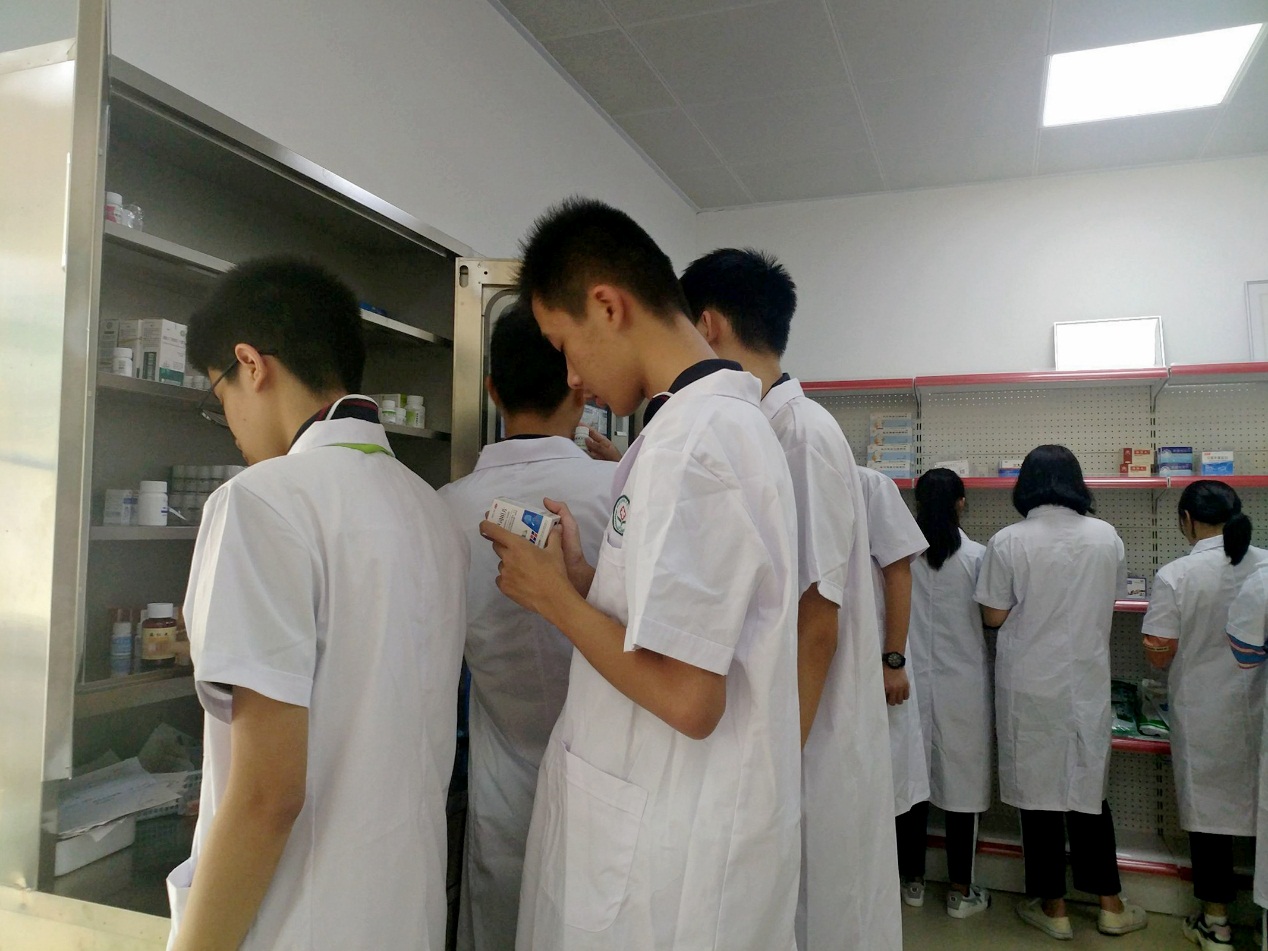 <a href=http://www.tjsxht.com/school-468/ target=_blank class=infotextkey>l(wi)W(xu)У</a>(jin)