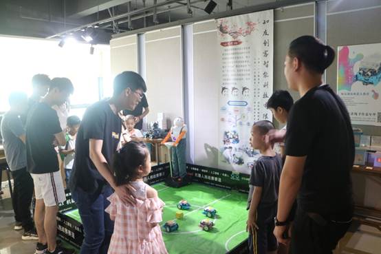 说明: F:\知有创客机器人\七七八八的照片\mmexport1533042462491.jpg 说明: F:\知有创客机器人\七七八八的照片\mmexport1533042462491.jpg