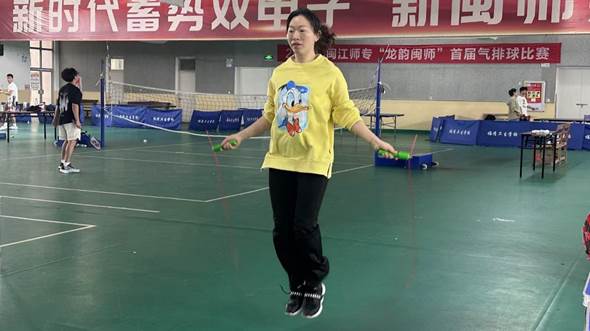 图片包含 建筑, 运动, 人, 体育 描述已自动生成