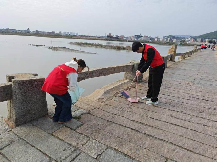 4e674d76f286bf0ab8067b386769ba62