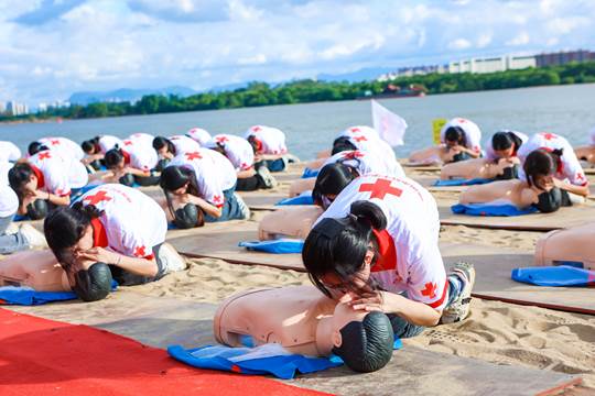 7闽江师专学医护学院学子闪耀福州市红十字水上应急救援救护综合演练-心肺复苏技能展示(人工呼吸) 7闽江师专学医护学院学子闪耀福州市红十字水上应急救援救护综合演练-心肺复苏技能展示(人工呼吸)