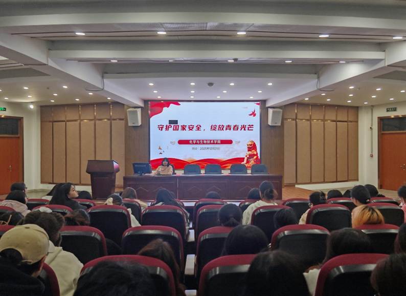 许多人在房间里 AI 生成的内容可能不正确。